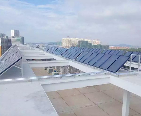 深圳第 一高级中学—80T太阳能+空气能热水工程